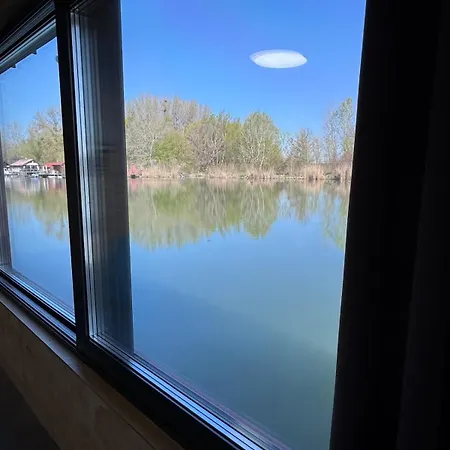 船上ホテル Sunset Hausbot ブラチスラヴァ