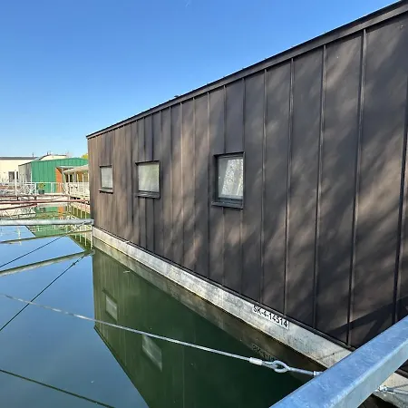 Sunset Hausbot 船上ホテル