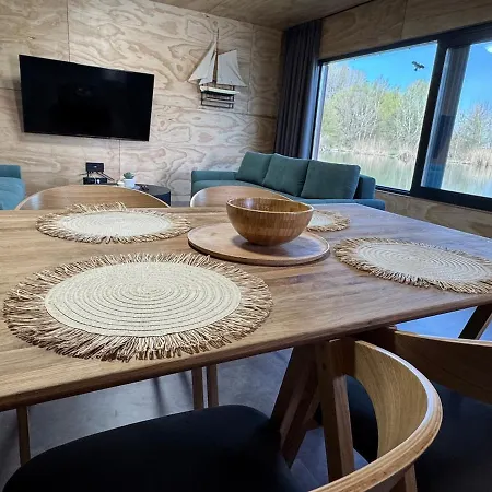 Sunset Hausbot 船上ホテル