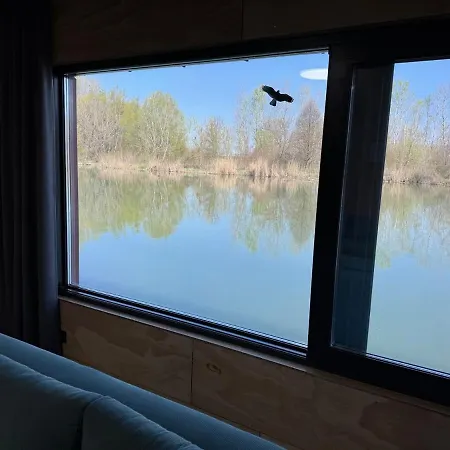 船上ホテル Sunset Hausbot