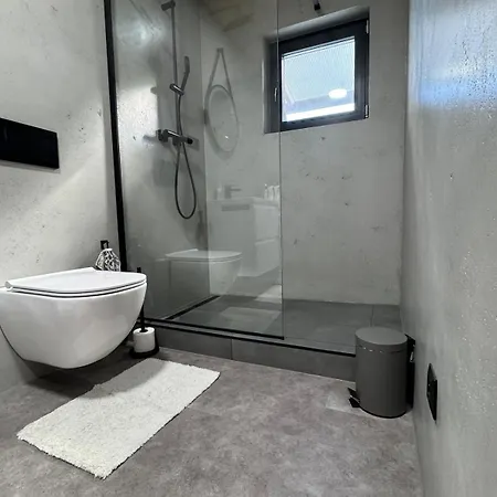 Sunset Hausbot * ブラチスラヴァ