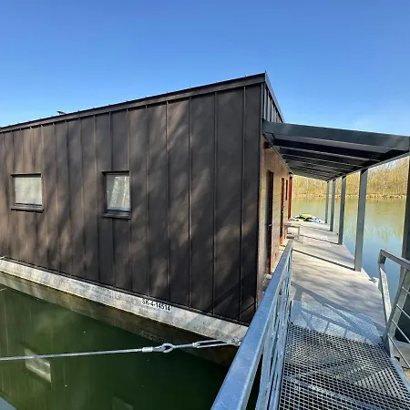 Sunset Hausbot 船上ホテル