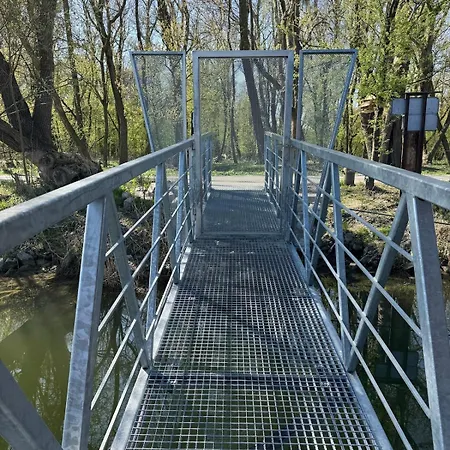 Sunset Hausbot ブラチスラヴァ