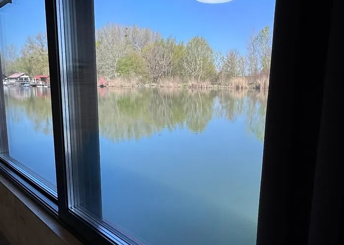 Hotel en barco Sunset Hausbot Bratislava