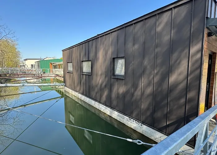 Sunset Hausbot ספינת מלון