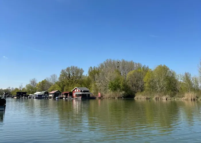 Sunset Hausbot ספינת מלון *